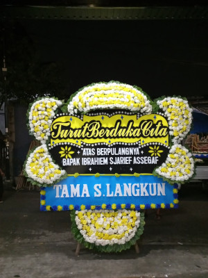 Papan Bunga Duka di Pisugi